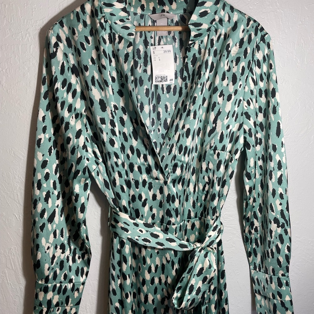 H&M spotted tea length dress - Picture 2 of 3